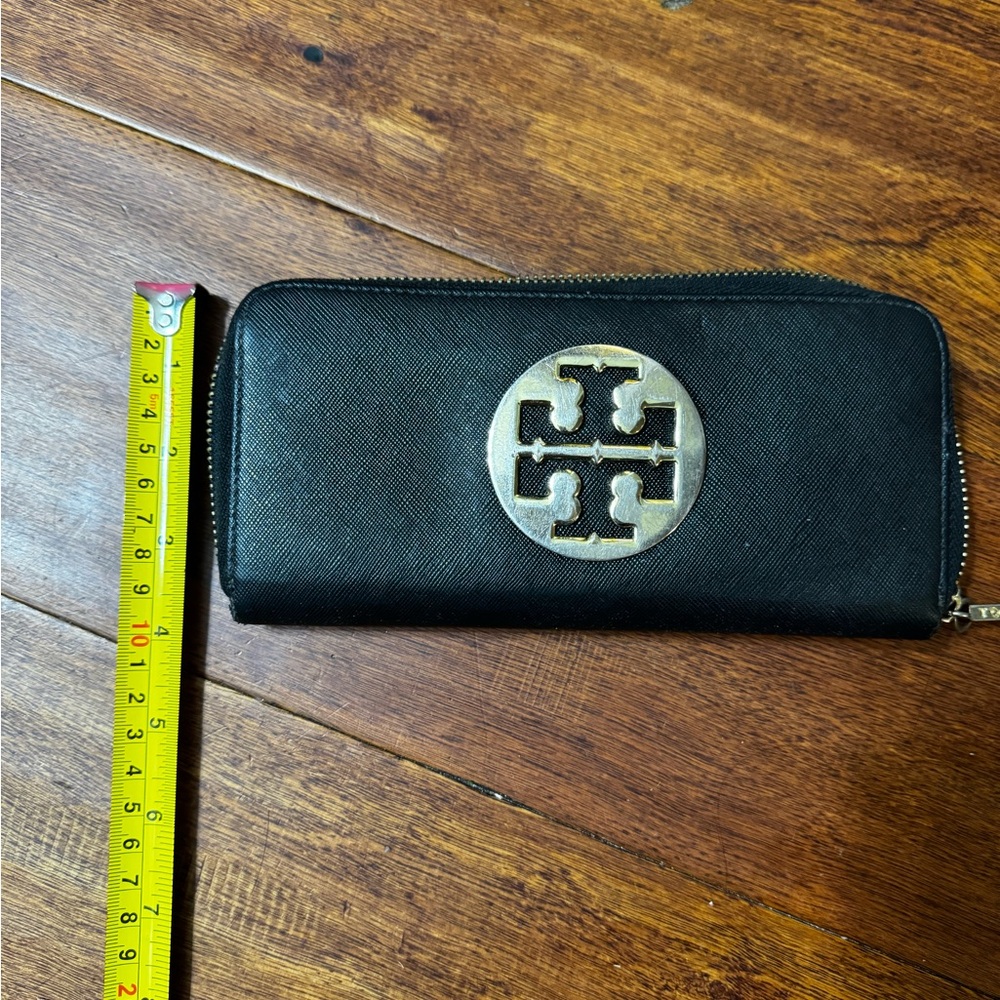 Black Tory Burch wallet